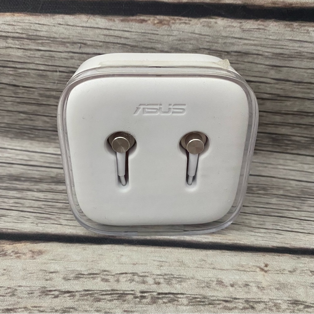 NEW Genuine Original Asus Zen Ear In Ear Earphones with Microphone White.